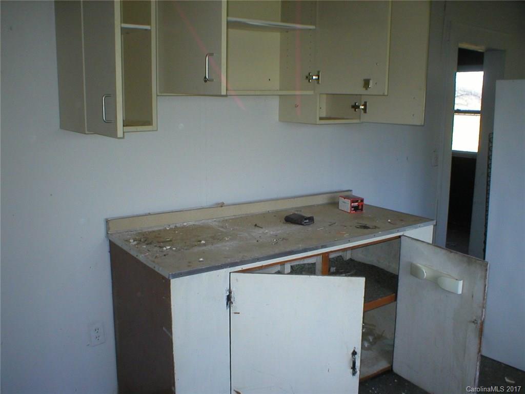 206 Roswell Road Harmony, NC 28634 - Photo 6 of 10 Gallery Image 6