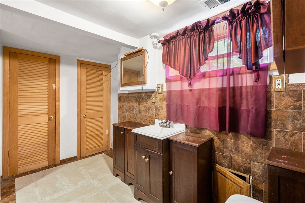 9 Viking Terrace Boston, MA 02126 - Photo 31 of 41
