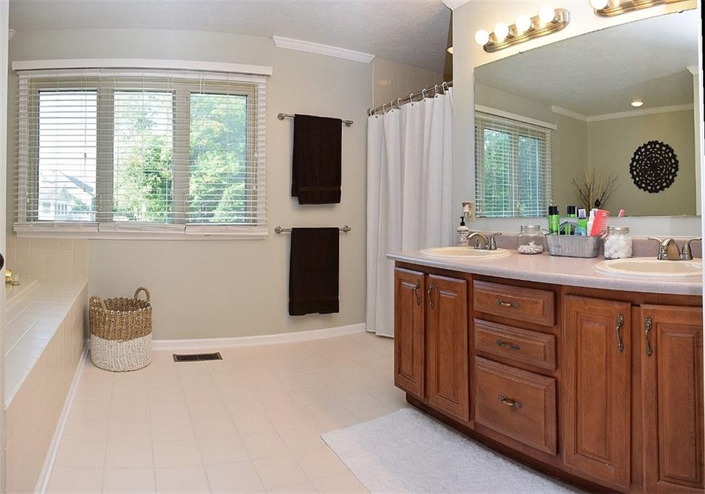 8523 Promontory Road Indianapolis, IN 46236 - Photo 11 of 24 Gallery Image 11