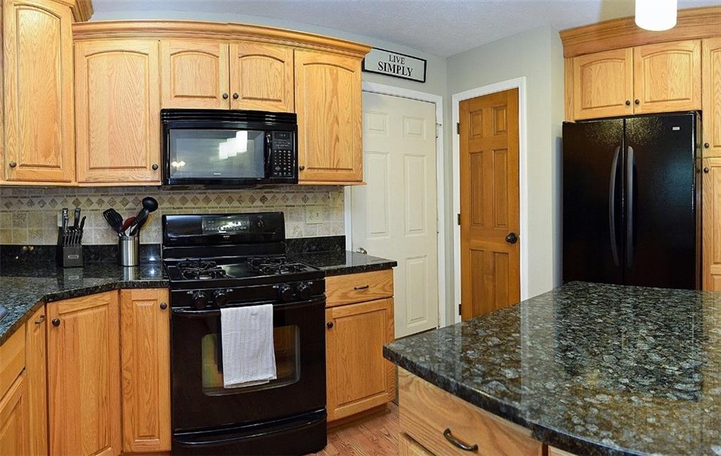 8523 Promontory Road Indianapolis, IN 46236 - Photo 8 of 24 Gallery Image 8