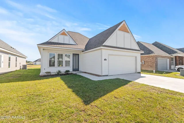 $261,500 | 108 Carreras Lane, Maurice, LA 70555