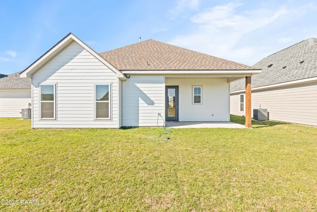 $261,500 | 108 Carreras Lane, Maurice, LA 70555