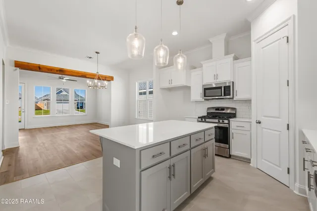 $261,500 | 108 Carreras Lane, Maurice, LA 70555