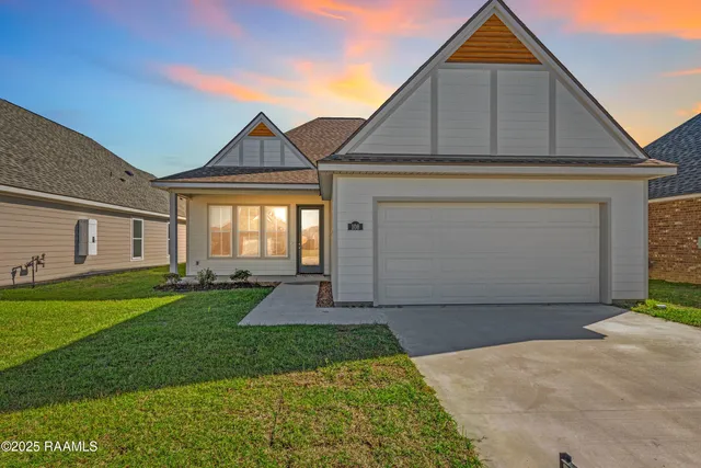 $261,500 | 108 Carreras Lane, Maurice, LA 70555