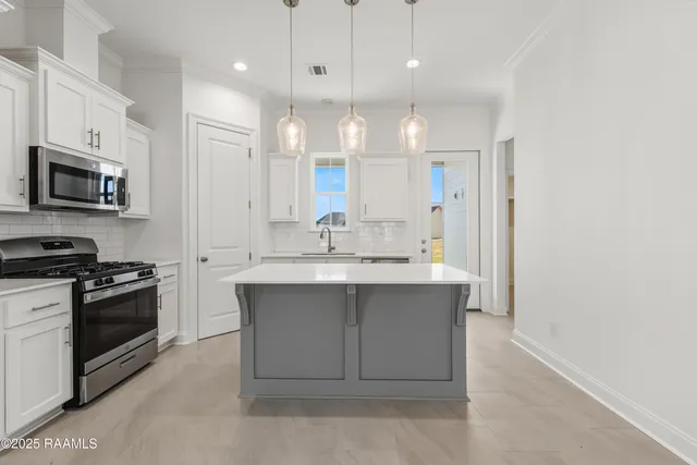 $261,500 | 108 Carreras Lane, Maurice, LA 70555