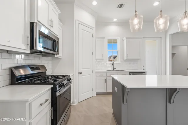 $261,500 | 108 Carreras Lane, Maurice, LA 70555