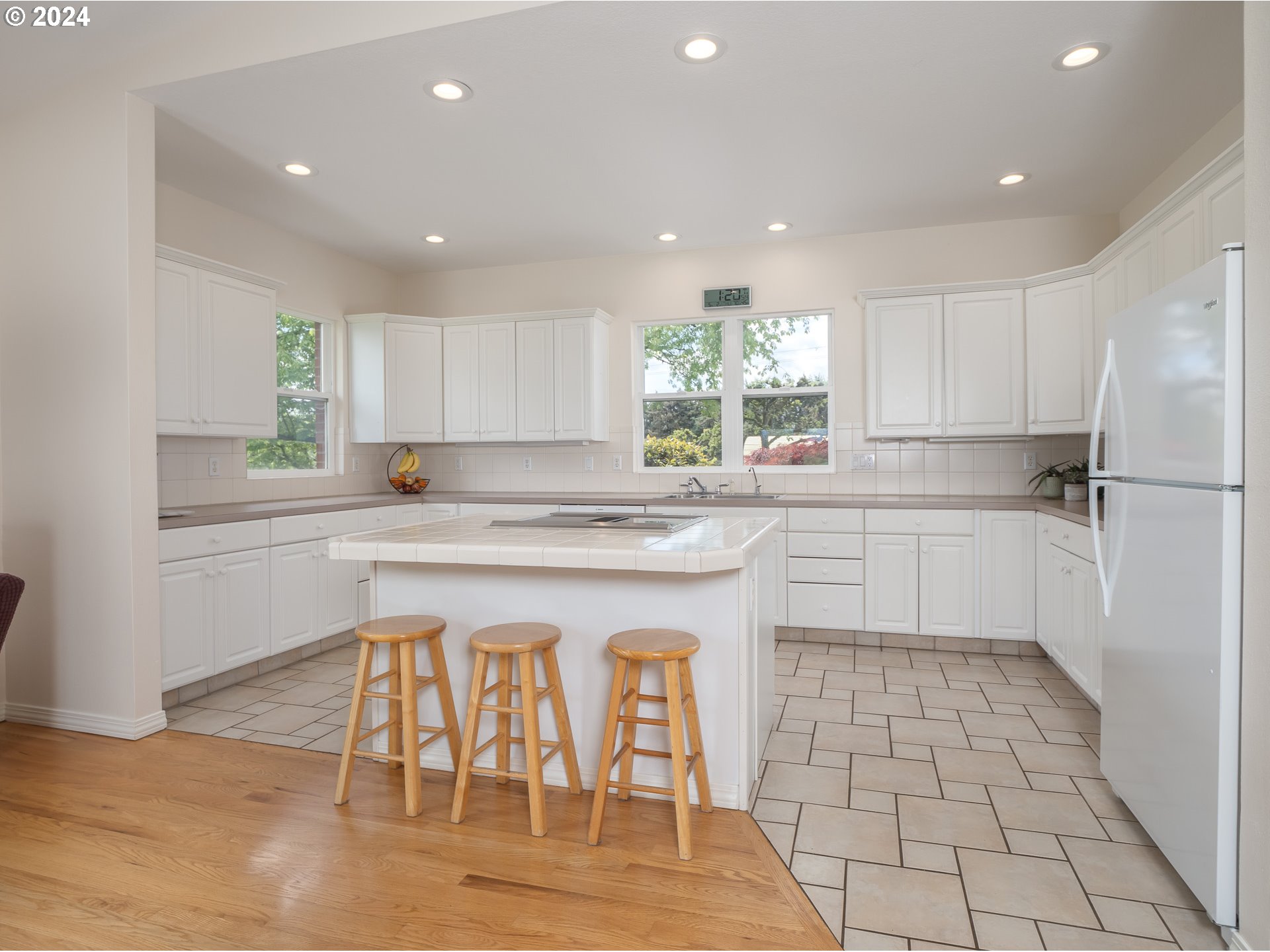 22886 Bents Road Northeast Aurora, OR 97002 - Photo 11 of 48 Gallery Image 11