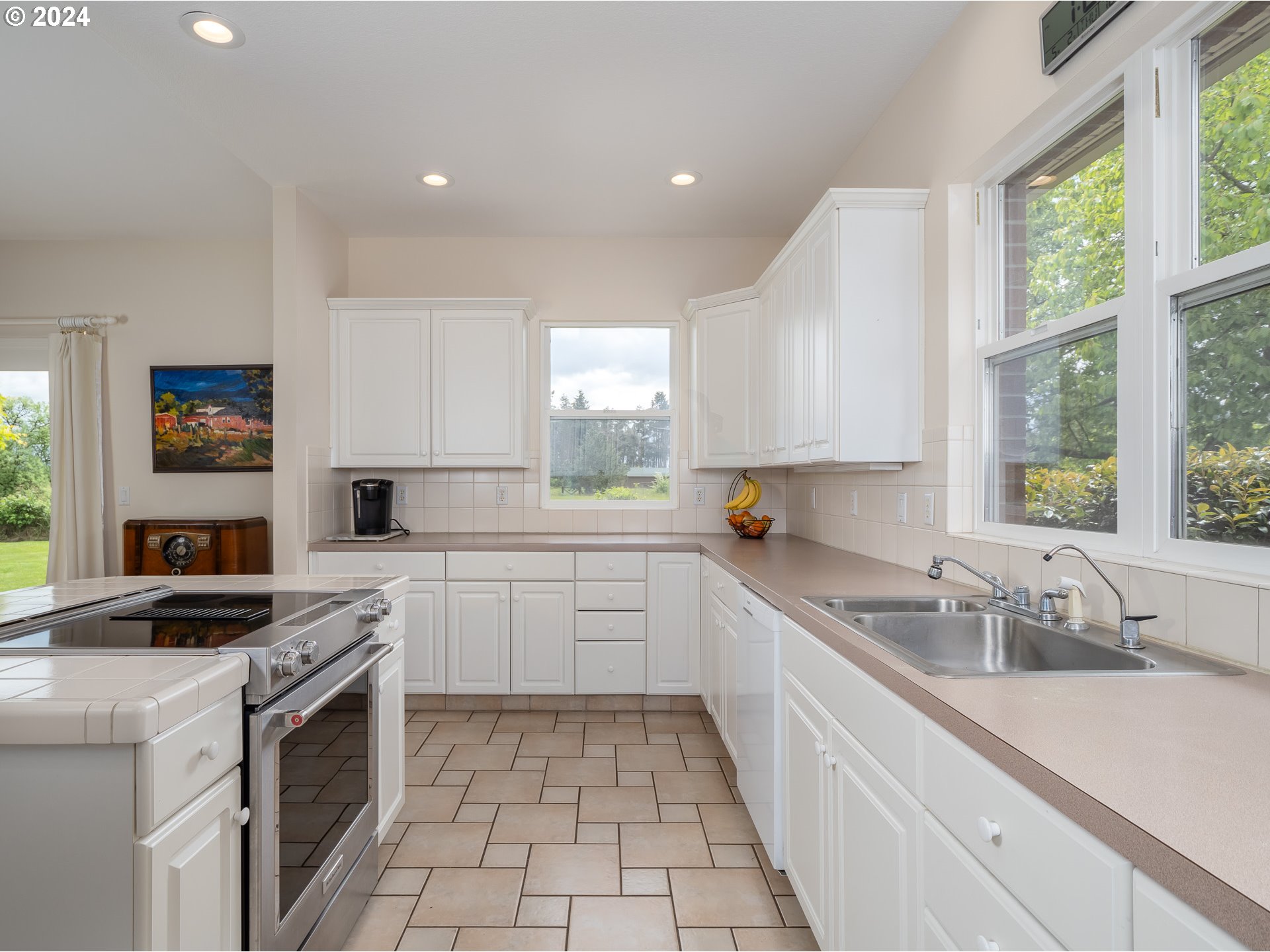 22886 Bents Road Northeast Aurora, OR 97002 - Photo 12 of 48 Gallery Image 12