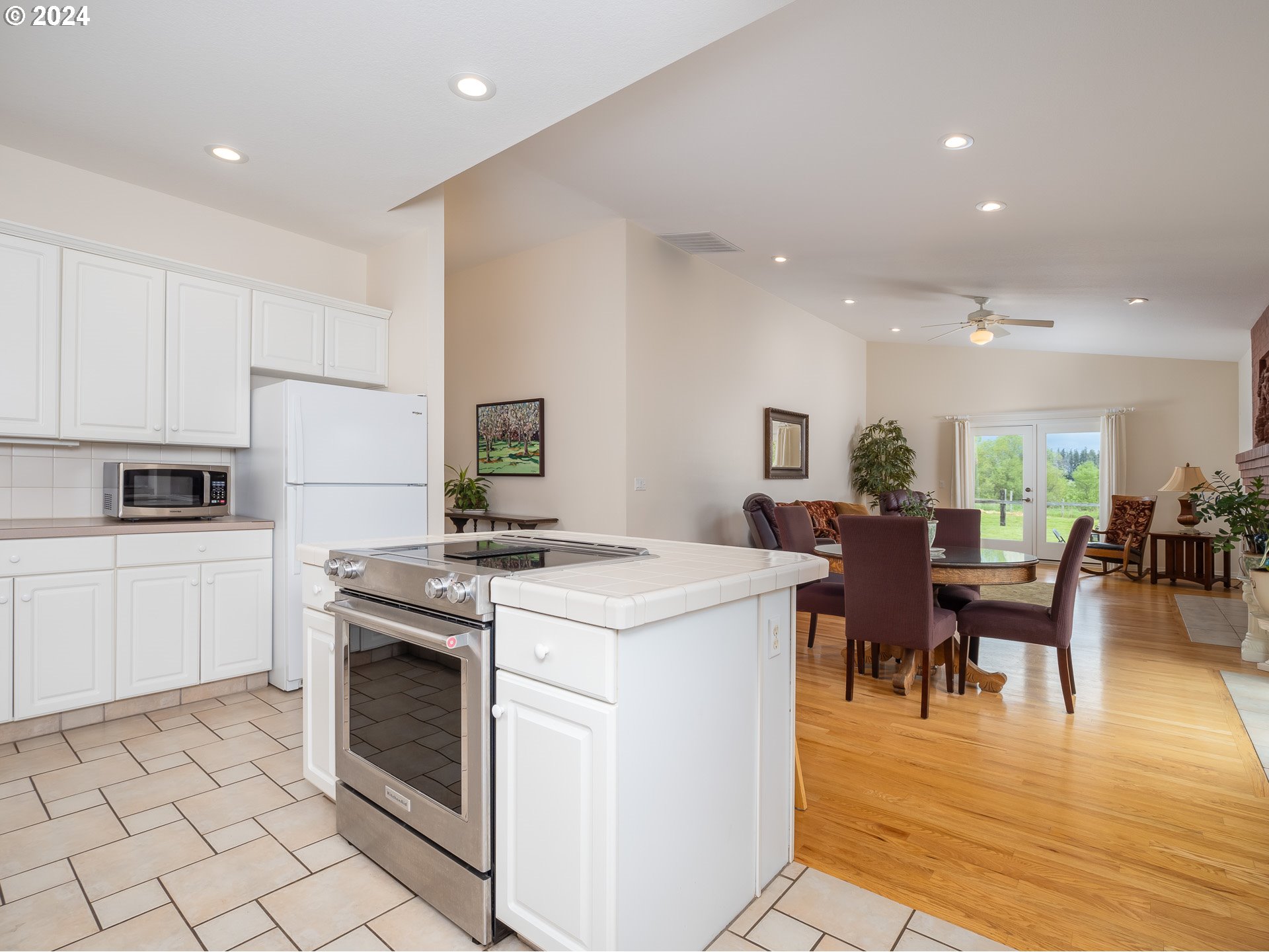 22886 Bents Road Northeast Aurora, OR 97002 - Photo 13 of 48 Gallery Image 13