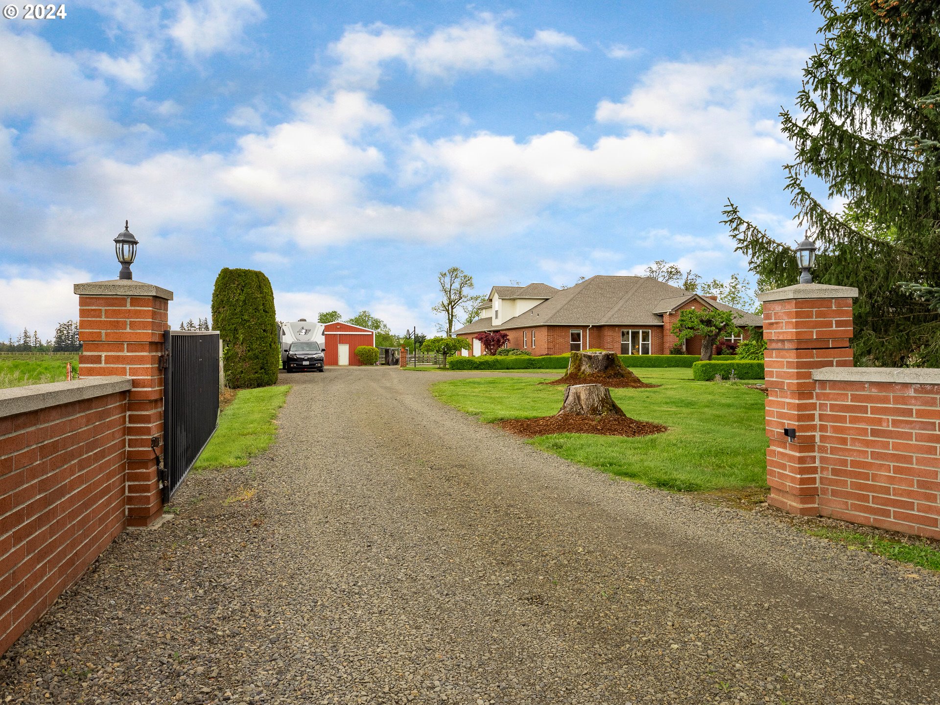 22886 Bents Road Northeast Aurora, OR 97002 - Photo 4 of 48 Gallery Image 4