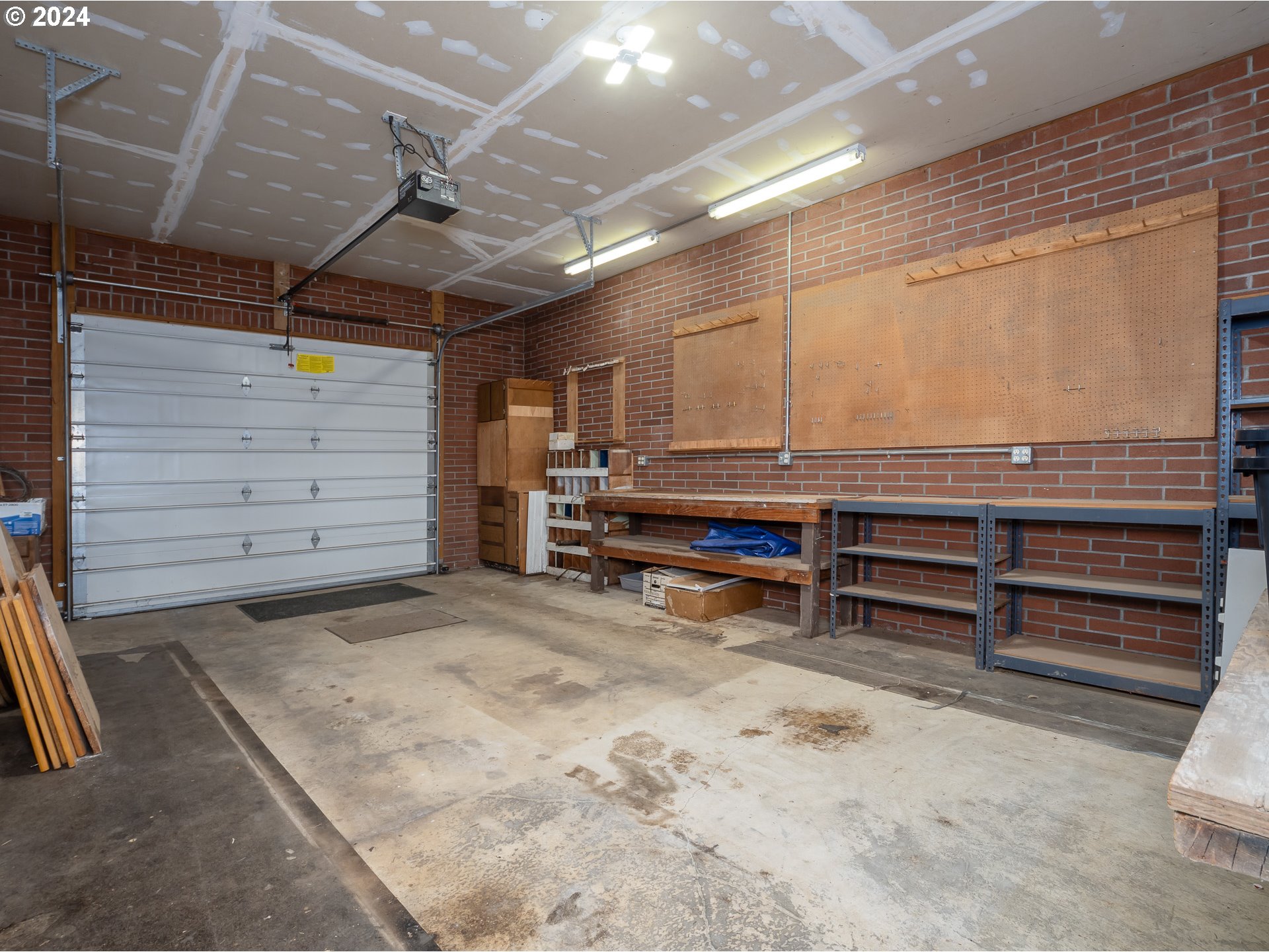 22886 Bents Road Northeast Aurora, OR 97002 - Photo 43 of 48 Gallery Image 43