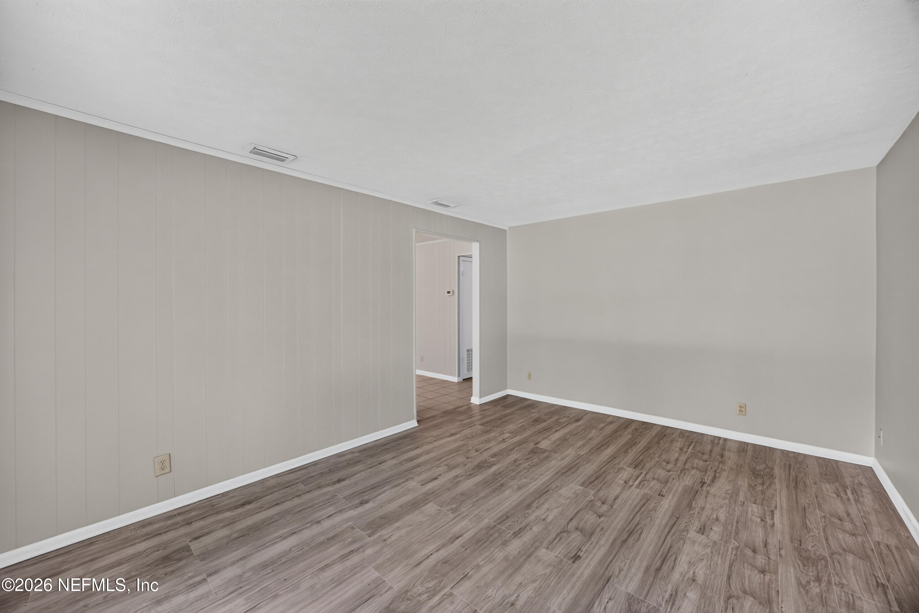 5527 Beney Road Jacksonville, FL 32207 - Photo 6 of 27 06-Living Room 3