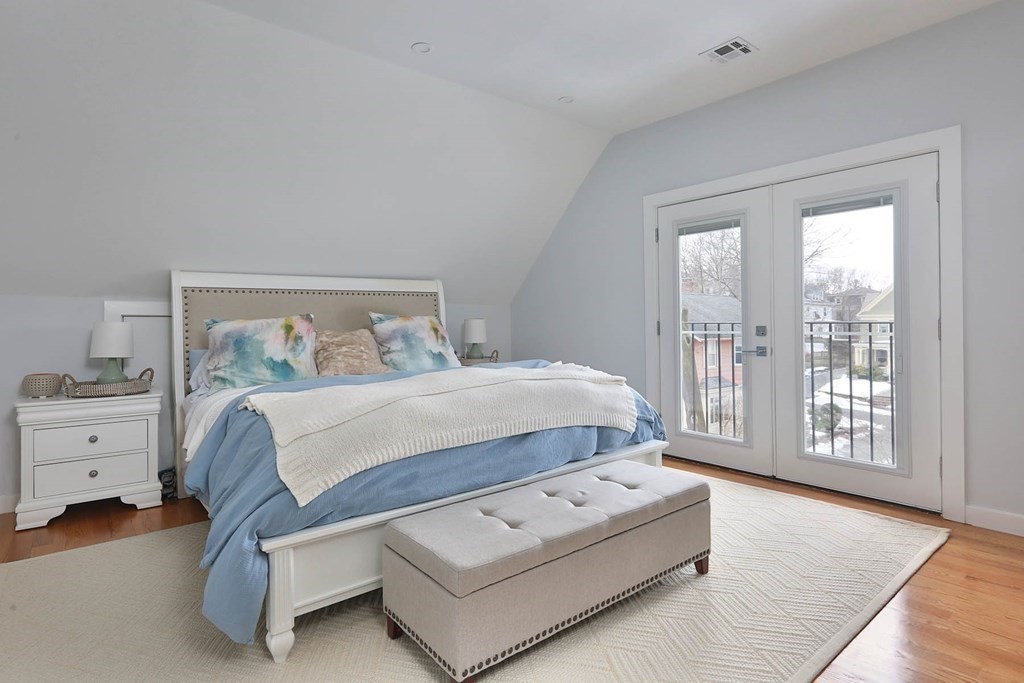 25 Ricker Road, Unit 2 Newton, MA 02458 - Photo 8 of 22 Gallery Image 8