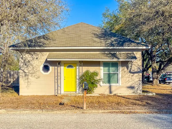 $159,900 | 423 South 6th Street, Kenedy, TX 78119