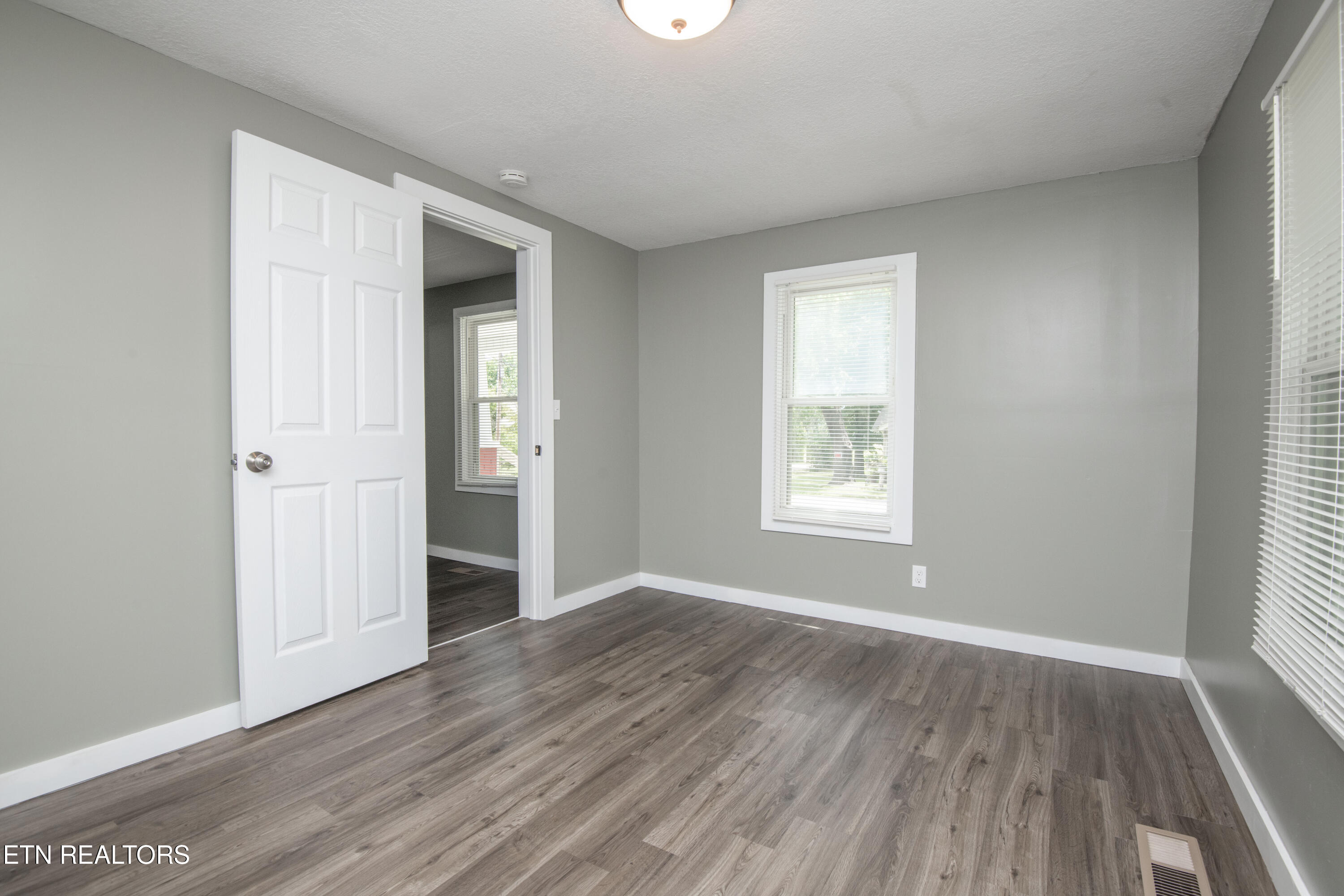 912 Medaris Street Clinton, TN 37716 - Photo 25 of 44 second bed 1