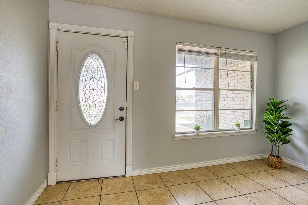 1410 Denver Street Portland, TX 78374 - Photo 4 of 25