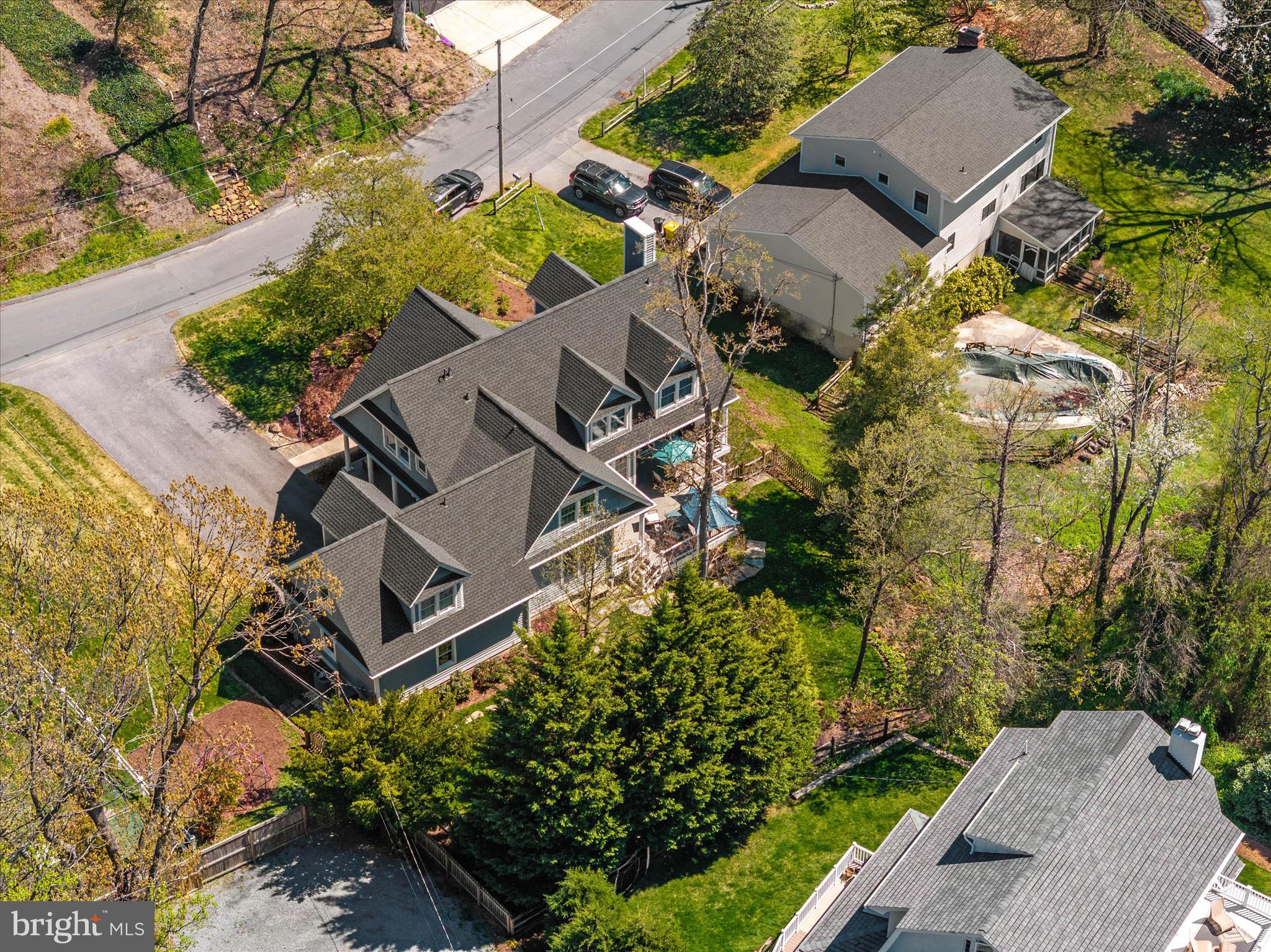 14 Severn River Road Severna Park, MD 21146 - Photo 5 of 73 an aerial view of multiple houses with yard