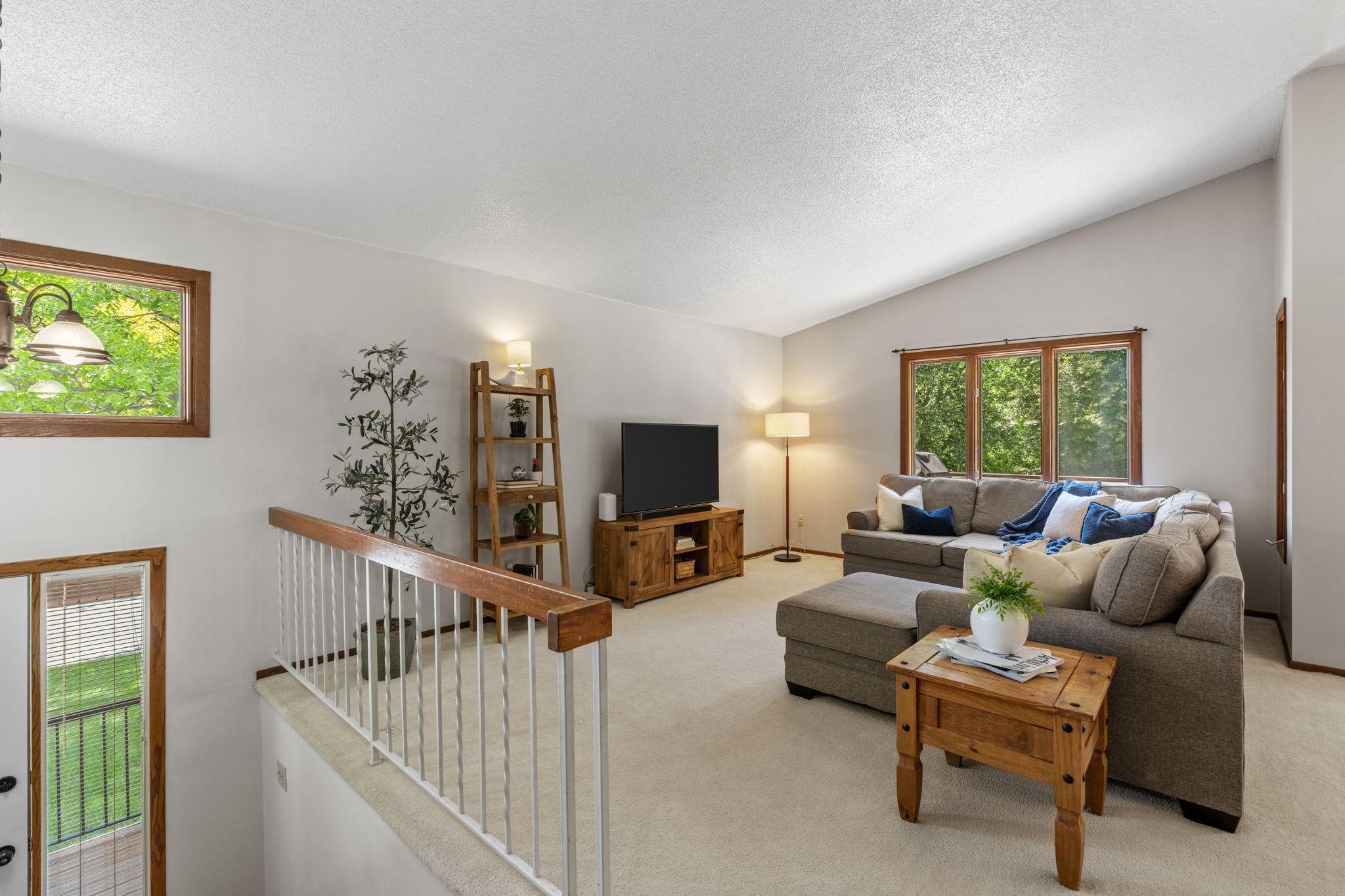 1595 Four Oaks Road Eagan, MN 55121 - Photo 2 of 33
