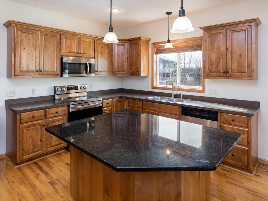 2124 Halli Road Shakopee, MN 55379 - Photo 12 of 50