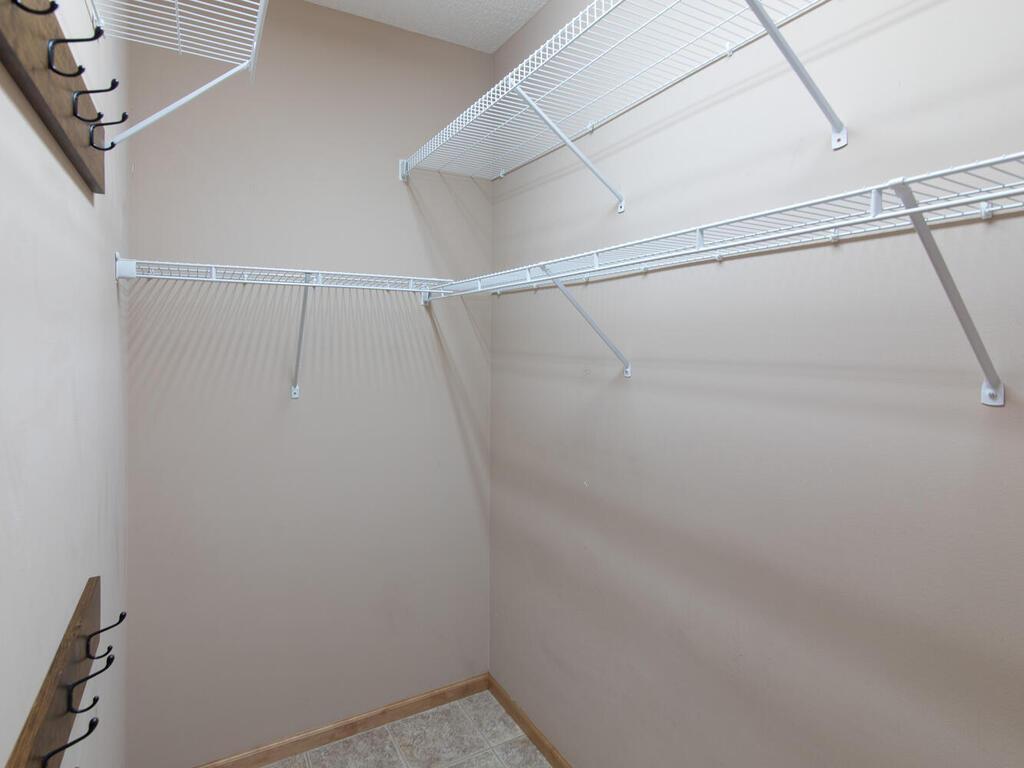 2124 Halli Road Shakopee, MN 55379 - Photo 18 of 50