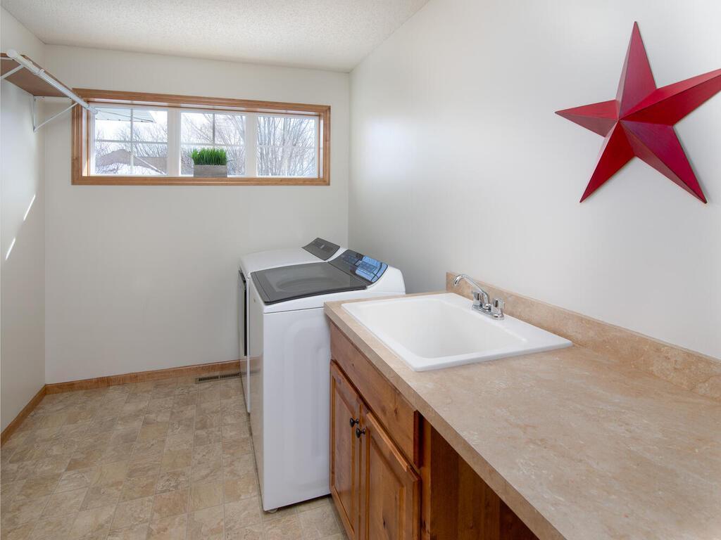 2124 Halli Road Shakopee, MN 55379 - Photo 31 of 50