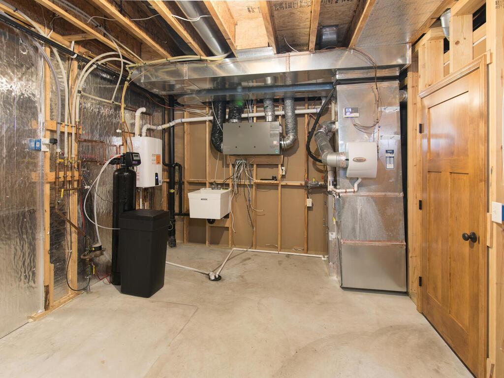 2124 Halli Road Shakopee, MN 55379 - Photo 36 of 50