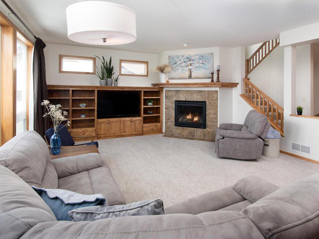 2124 Halli Road Shakopee, MN 55379 - Photo 8 of 50