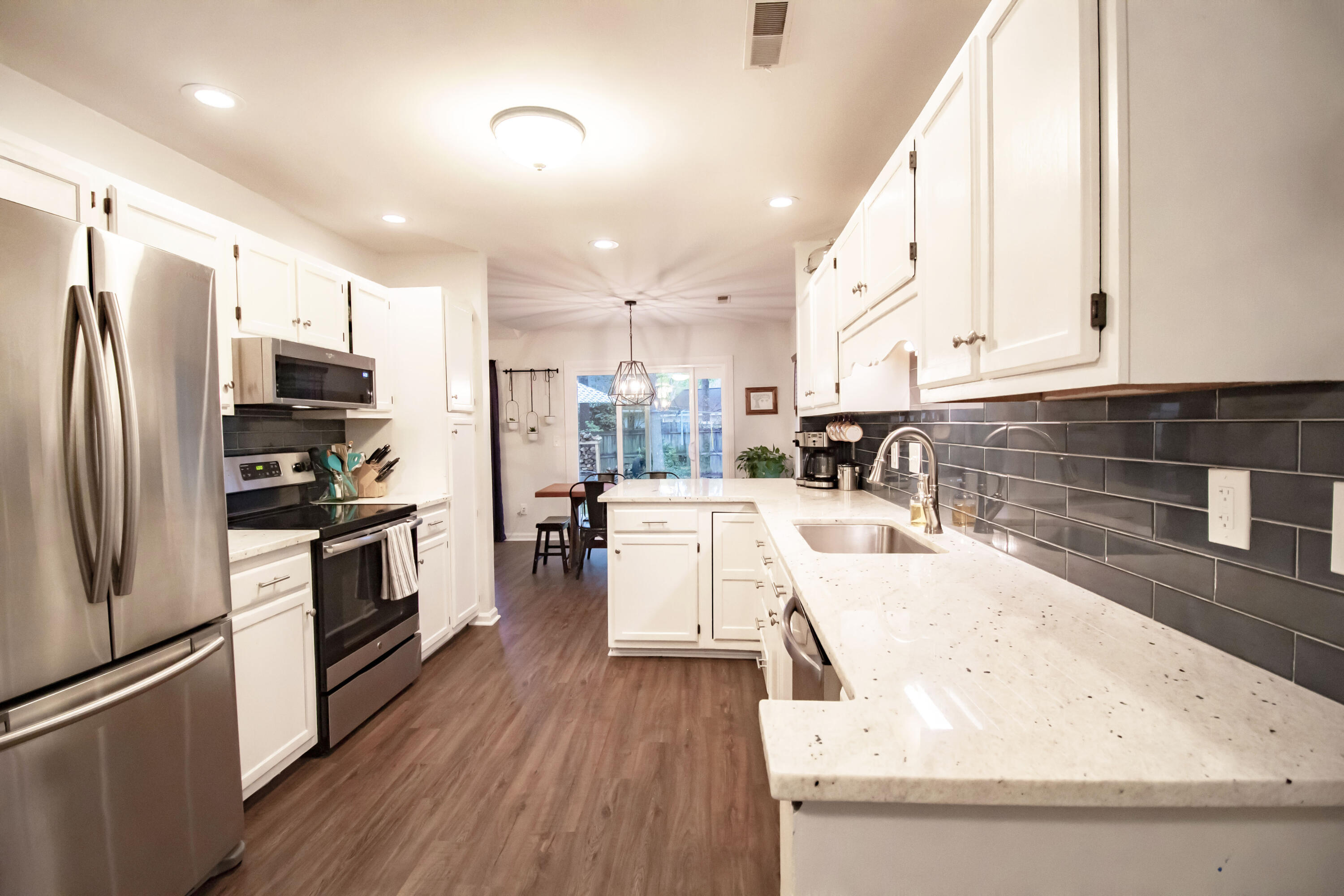 305 Commons Way Goose Creek, SC 29445 - Photo 4 of 20 Kitchen
