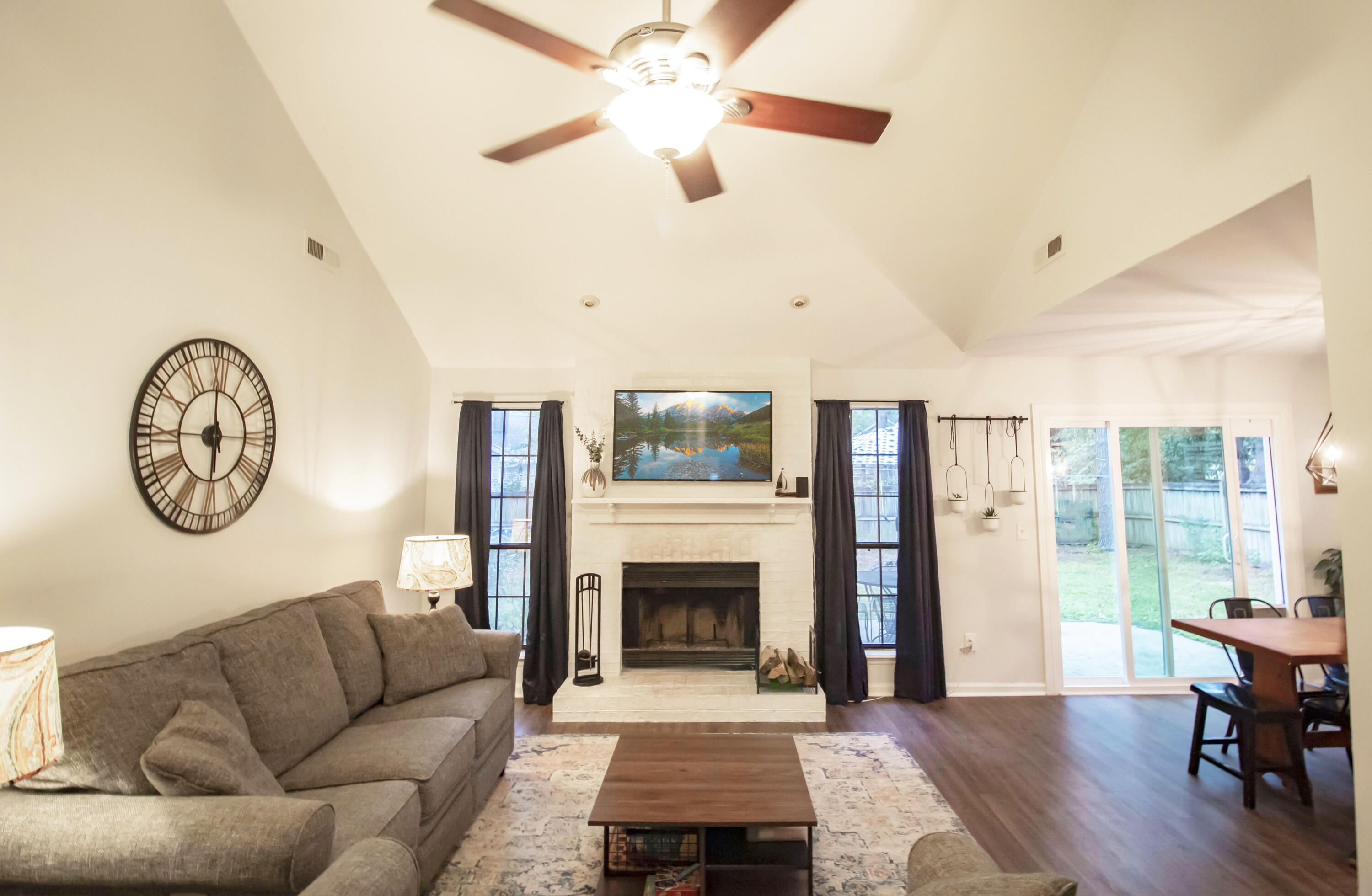 305 Commons Way Goose Creek, SC 29445 - Photo 7 of 20 Living room