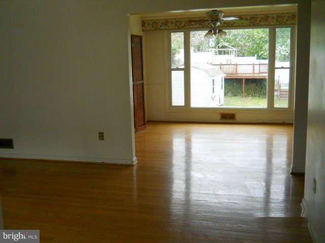 6707 Tweedbrook Road Baltimore, MD 21239 - Photo 3 of 19