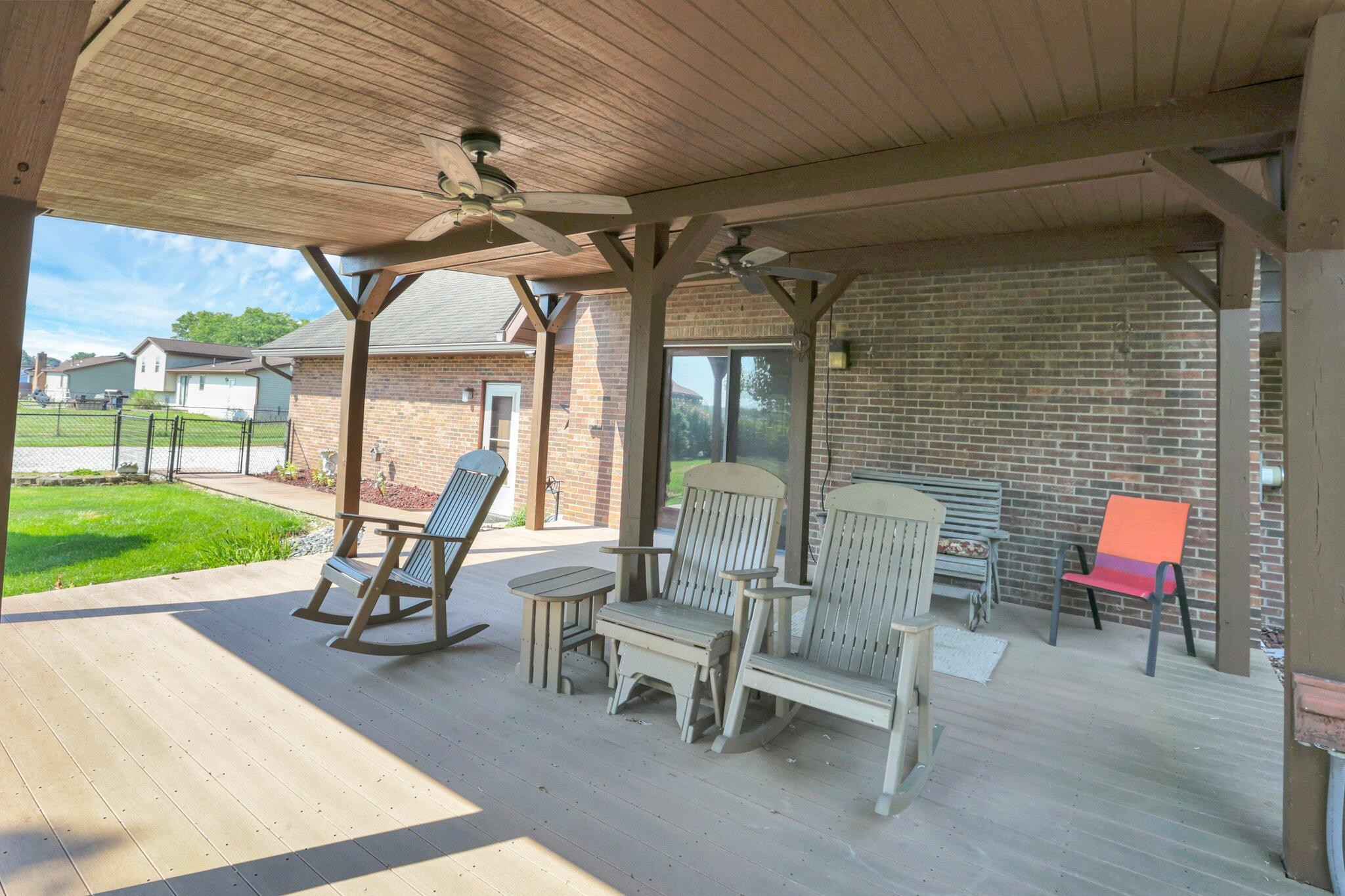 7430 Richardson Road Groveport, OH 43125 - Photo 37 of 40 Backyard Deck