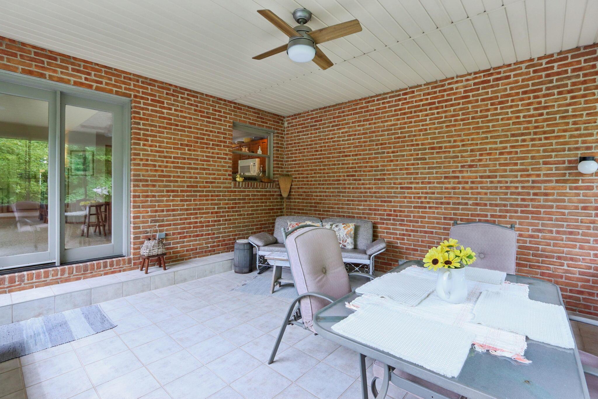 1525 Cole Road Columbus, OH 43228 - Photo 51 of 92