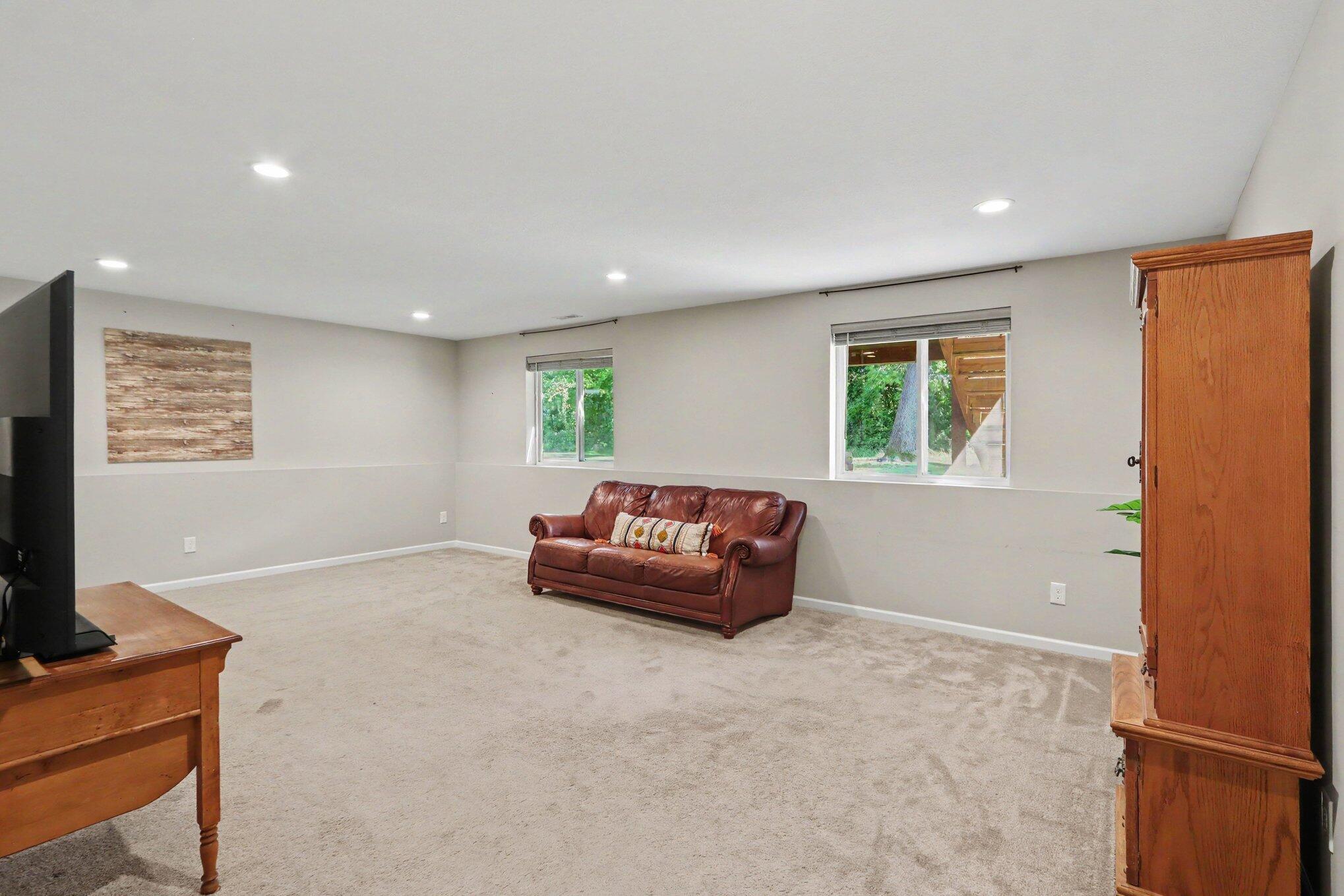 621 Oklahoma Drive Three Rivers, MI 49093 - Photo 15 of 20 015_file_4493