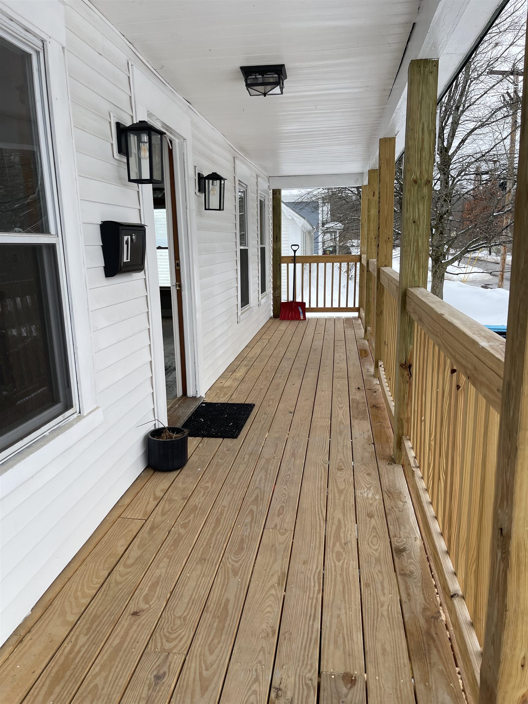 173 Main Street Belmont, NH 03220 - Photo 2 of 23