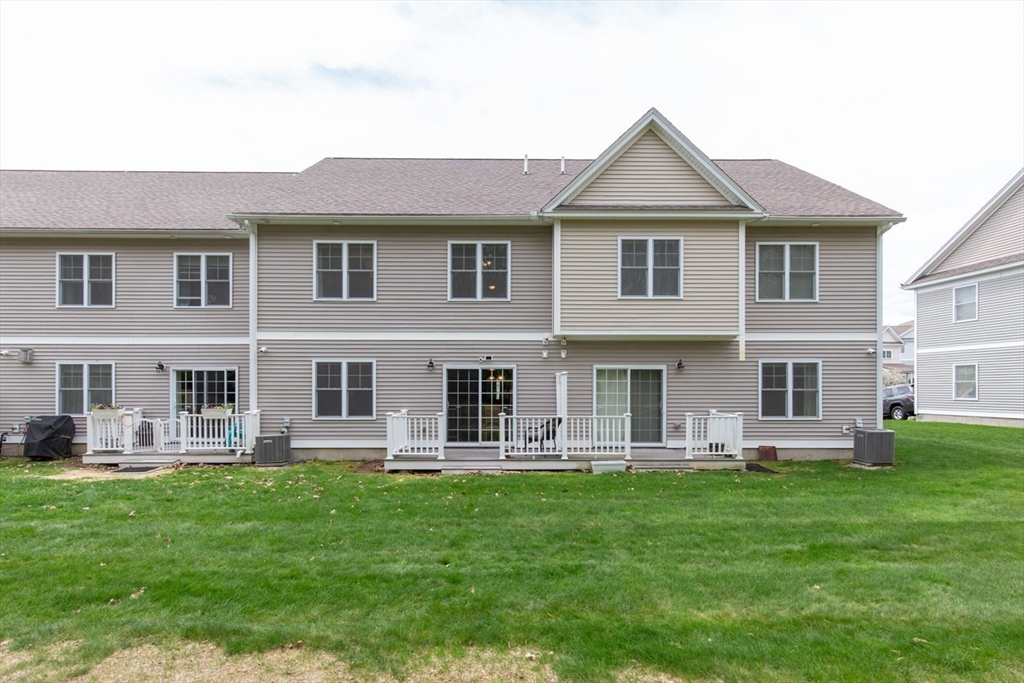 89 Woodview Way, Unit 89 Manchester, NH 03102 - Photo 39 of 42