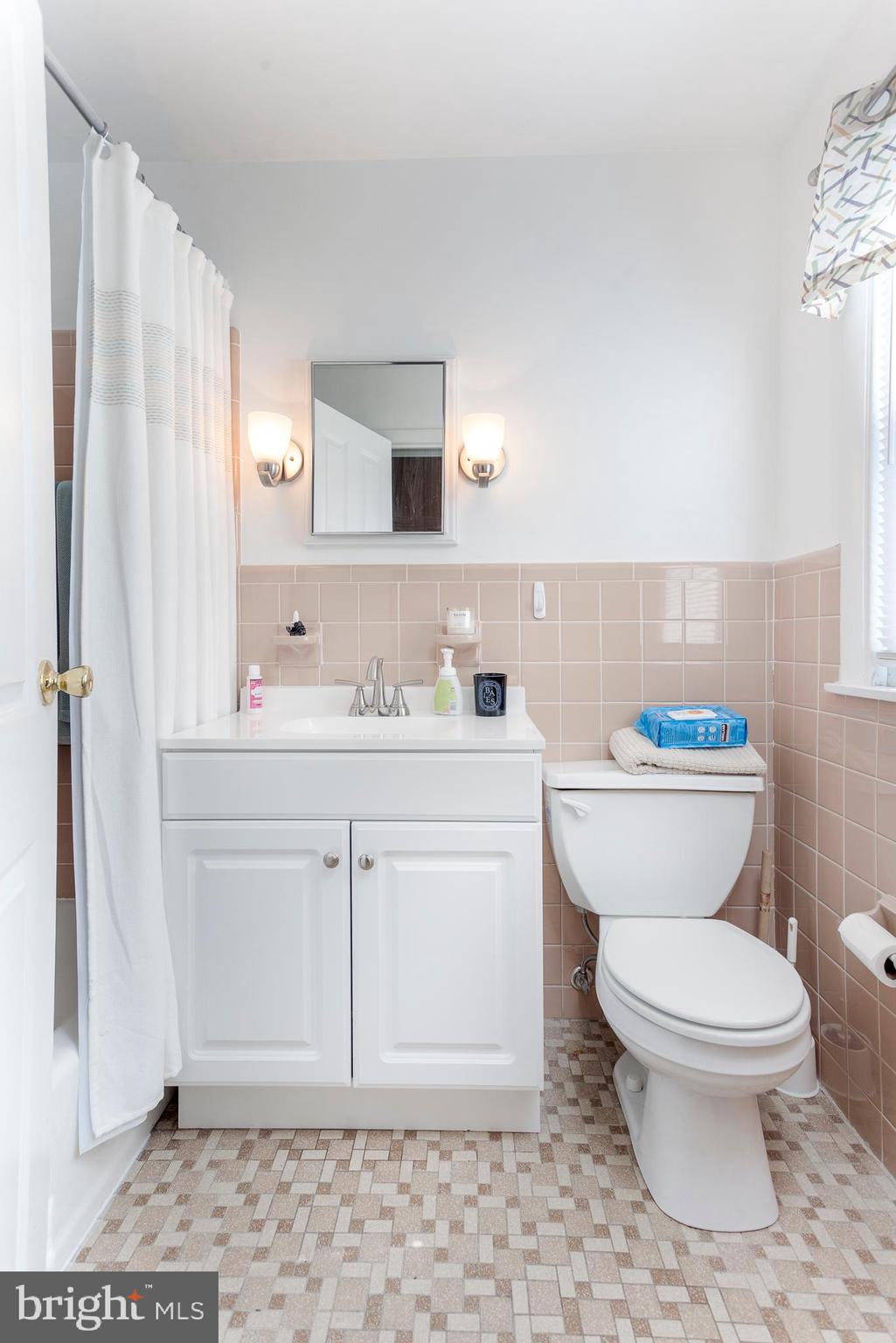 28 Woodbine Road Havertown, PA 19083 - Photo 14 of 21 Full Bath