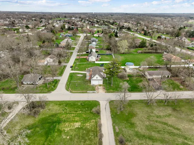 $435,000 | 200 Redwood Avenue, New Lenox, IL 60451