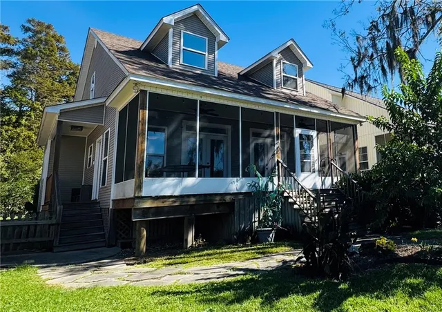 $2,350 | 18076 Bayou Pierre Drive, Maurepas, LA 70449