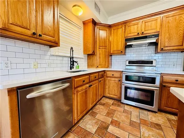 $2,300 | 18076 Bayou Pierre Drive, Maurepas, LA 70449