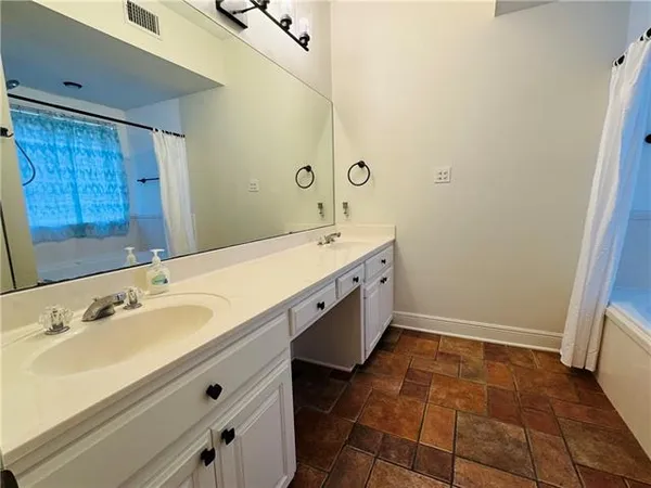 $2,300 | 18076 Bayou Pierre Drive, Maurepas, LA 70449