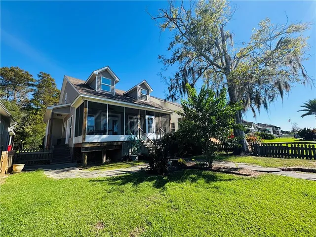$2,350 | 18076 Bayou Pierre Drive, Maurepas, LA 70449