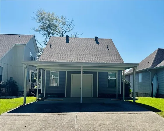 $2,300 | 18076 Bayou Pierre Drive, Maurepas, LA 70449