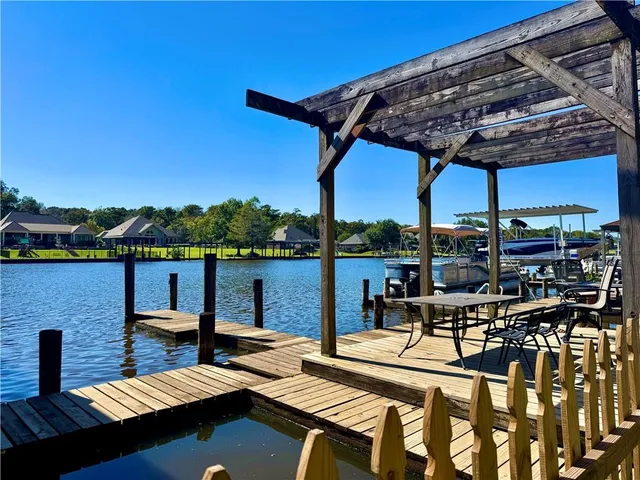 $2,350 | 18076 Bayou Pierre Drive, Maurepas, LA 70449