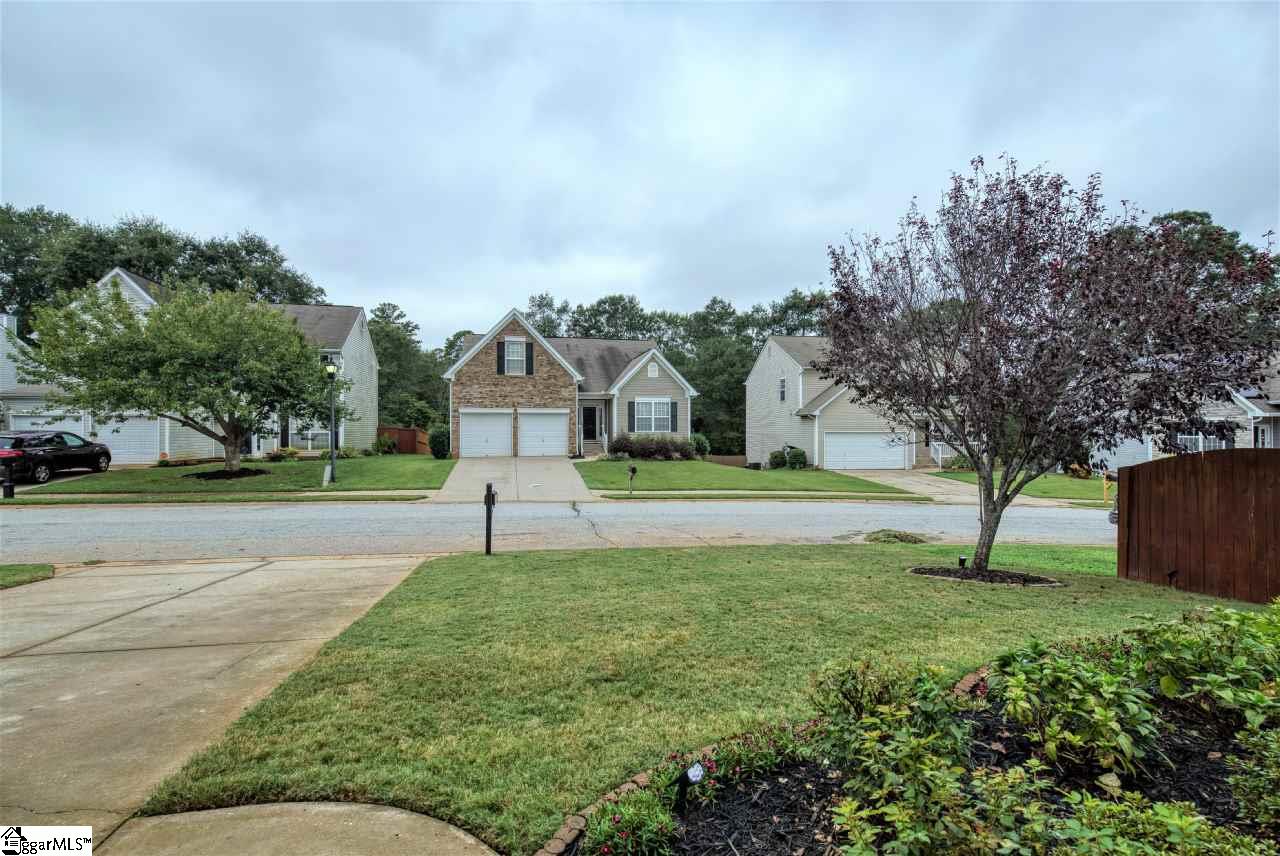 16 Ridgebrook Way Greenville, SC 29605 - Photo 3 of 25 Gallery Image 3