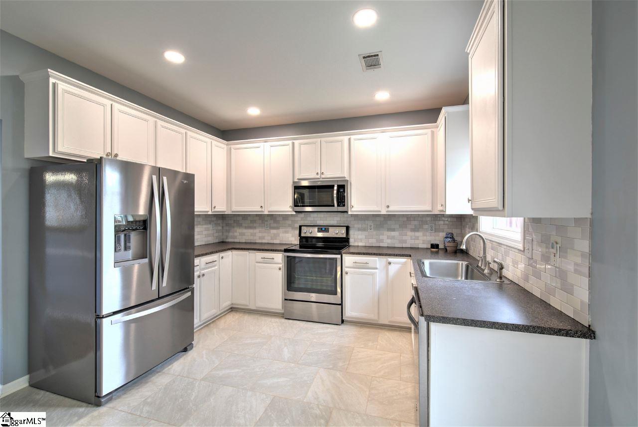16 Ridgebrook Way Greenville, SC 29605 - Photo 8 of 25 Gallery Image 8