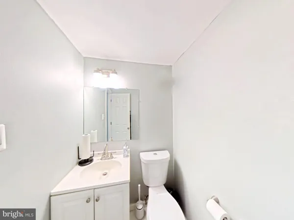 $3,200 | 18428 Point Seneca Place, Germantown, MD 20874