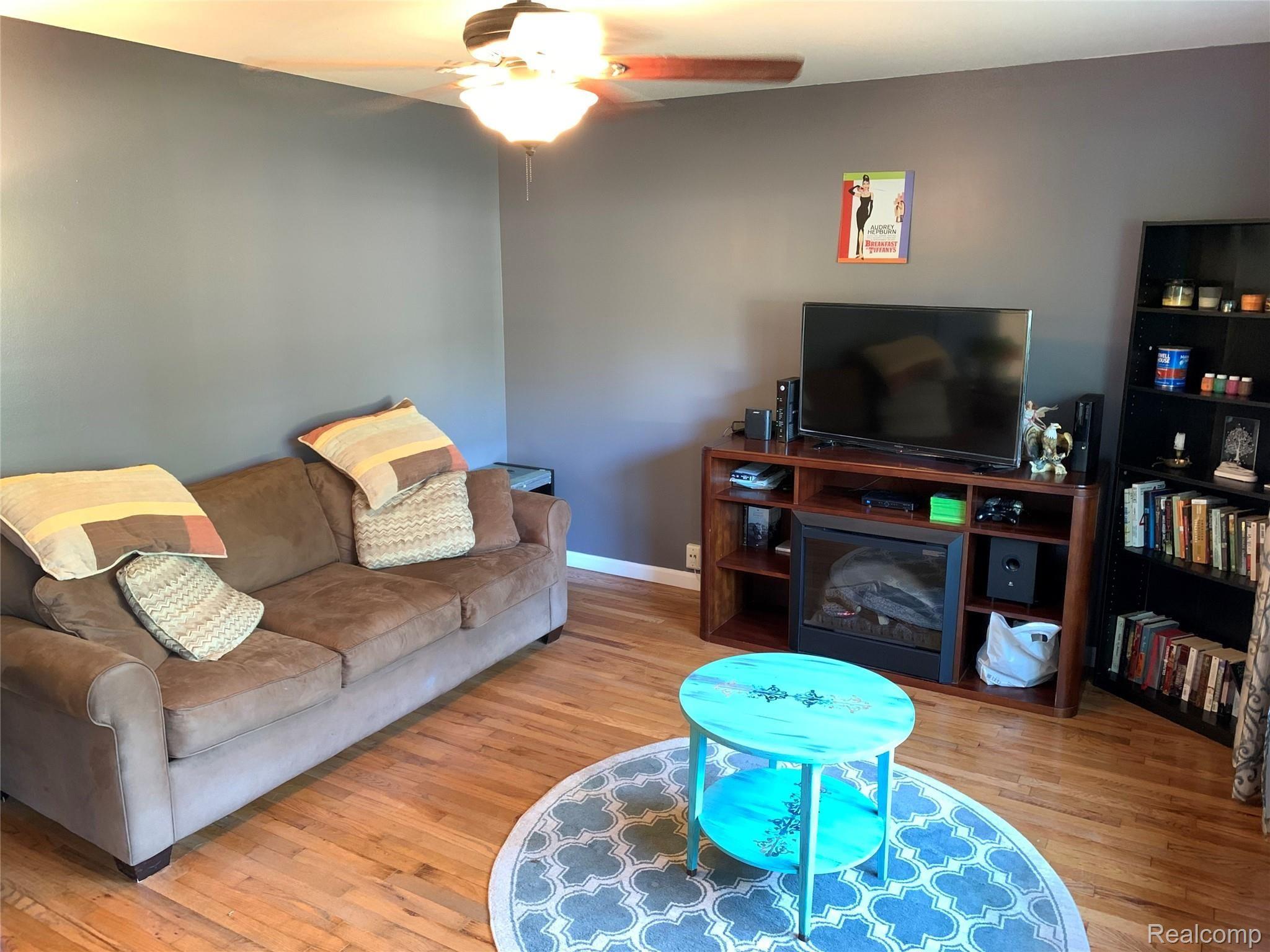 5492 Colony Road Grand Blanc, MI 48439 - Photo 11 of 20 IMG_2187.JPG