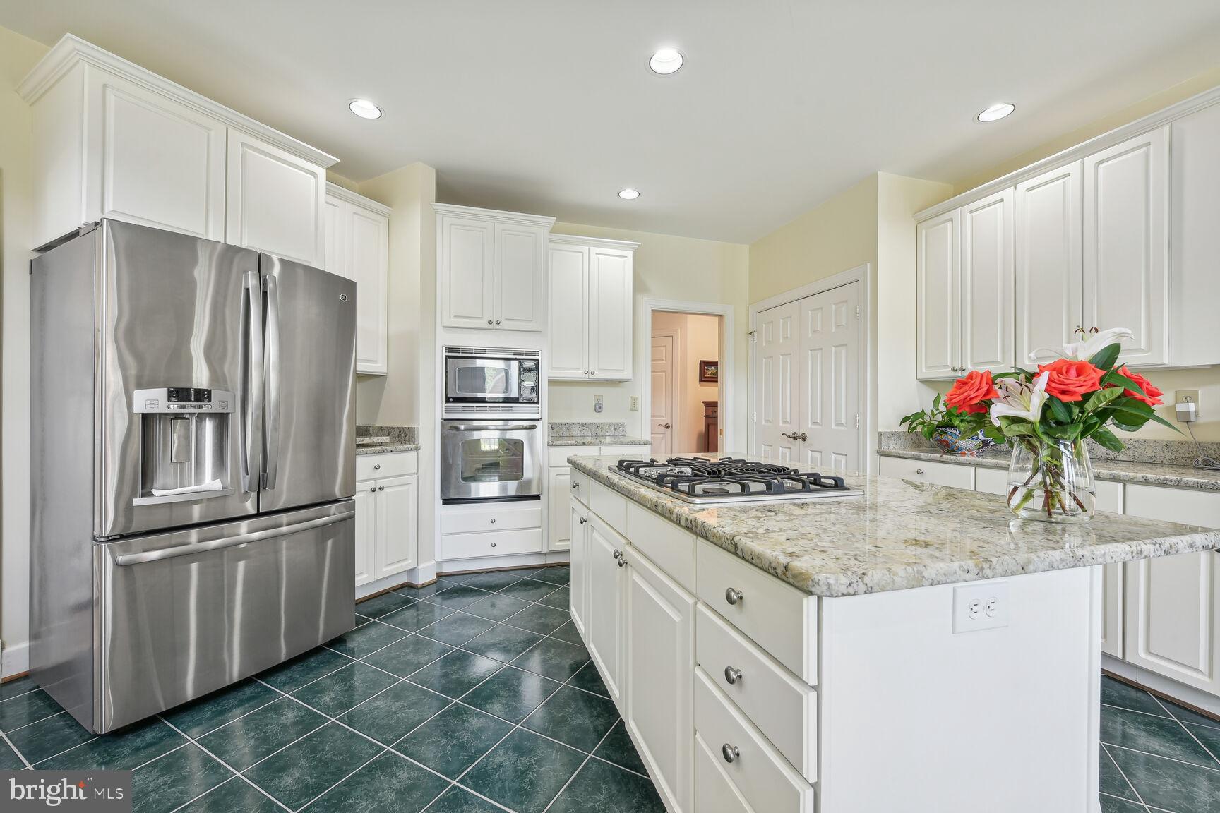 1906 Gables Lane Vienna, VA 22182 - Photo 12 of 52