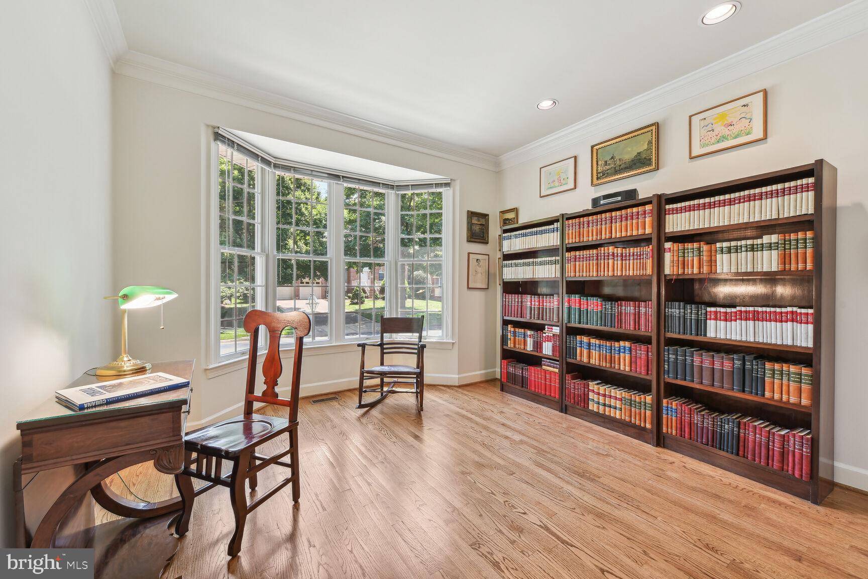 1906 Gables Lane Vienna, VA 22182 - Photo 23 of 52 Den/Office