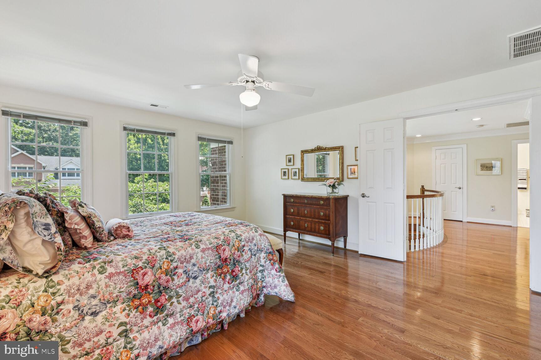 1906 Gables Lane Vienna, VA 22182 - Photo 30 of 52 Primary Room